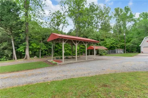 Exterior - 3999 Shannon Dr, Trinity, NC 27370 photo 10 of 13