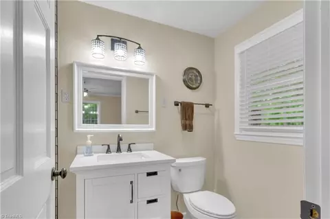 Bath - 3999 Shannon Dr, Trinity, NC 27370 photo 3 of 4