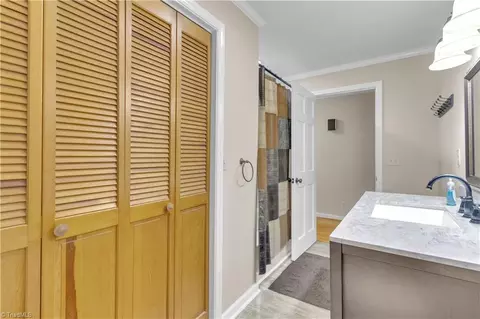 Bath - 3999 Shannon Dr, Trinity, NC 27370 photo 2 of 4