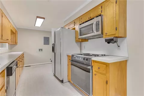 Kitchen - 3999 Shannon Dr, Trinity, NC 27370 photo 3 of 5