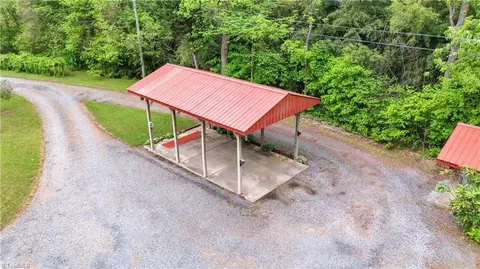 Exterior - 3999 Shannon Dr, Trinity, NC 27370 photo 9 of 13