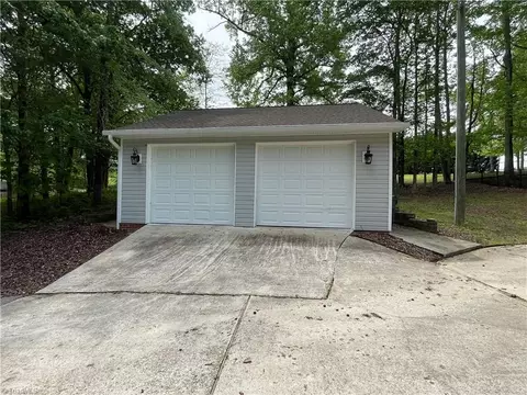 5412 Robbins Country Rd, Trinity, NC 27370 photo 3