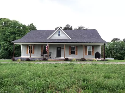 2362 Summertime Rd, Yadkinville, NC 27055
