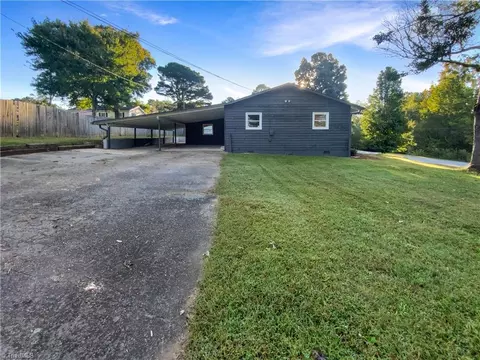 Exterior - 3916 Rollingwood Ct, Trinity, NC 27370 photo 4 of 4