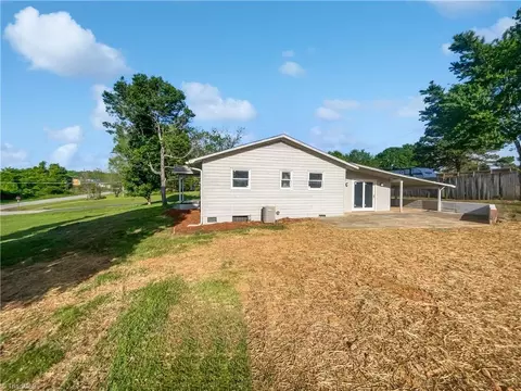 Exterior - 3916 Rollingwood Ct, Trinity, NC 27370 photo 2 of 4
