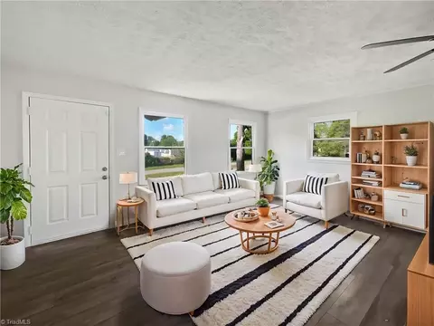 Living - 3916 Rollingwood Ct, Trinity, NC 27370 photo 1 of 4