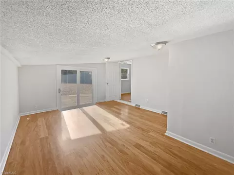 Living - 3916 Rollingwood Ct, Trinity, NC 27370 photo 4 of 4