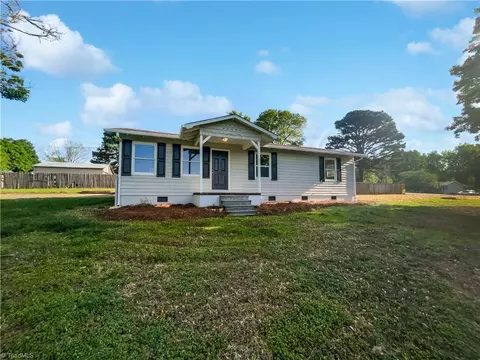 3916 Rollingwood Ct, Trinity, NC 27370
