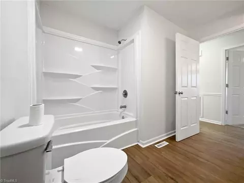 Bath - 3916 Rollingwood Ct, Trinity, NC 27370 photo 3 of 3