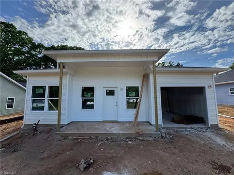 3133 Chapel St, Walkertown, NC 27051