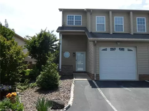 307 Skiles Hts #D, Thomasville, NC 27360