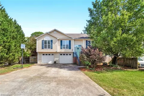 2148 Saponi Village Ct, Winston Salem, NC 27127