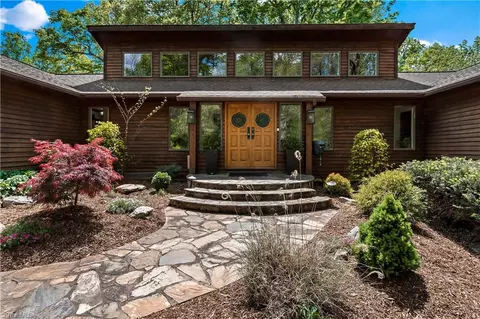 5770 Balsom Rd, Pfafftown, NC 27040