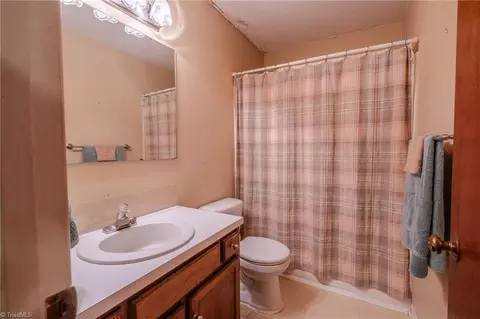 Bath - 5486 Kennedy Rd, Trinity, NC 27370 photo 1 of 1