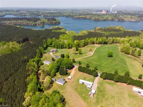 215 Plummer Rd, Stokesdale, NC 27357
