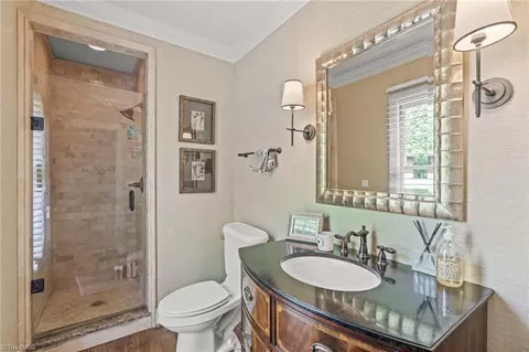 Bath - 815 Hillcrest Dr, High Point, NC 27262 photo 2 of 6