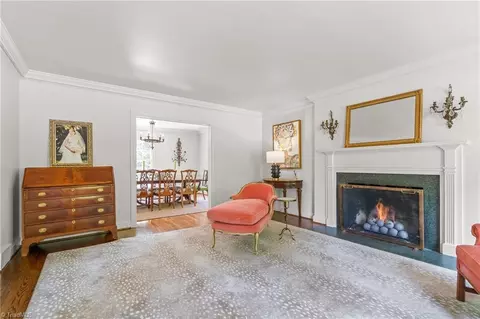 Living - 815 Hillcrest Dr, High Point, NC 27262 photo 2 of 4