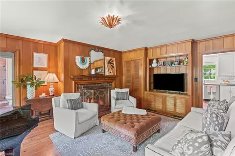 Living - 815 Hillcrest Dr, High Point, NC 27262 photo 4 of 4