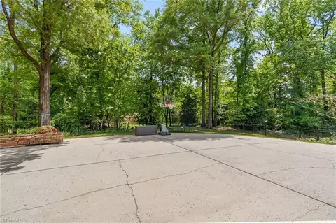 Exterior - 815 Hillcrest Dr, High Point, NC 27262 photo 4 of 5