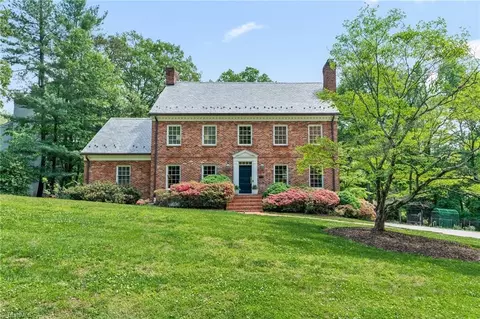 815 Hillcrest Dr, High Point, NC 27262