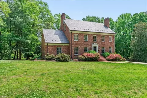 Exterior - 815 Hillcrest Dr, High Point, NC 27262 photo 2 of 5