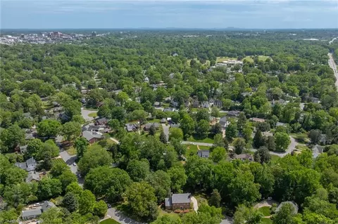 View/Area - 815 Hillcrest Dr, High Point, NC 27262 photo 2 of 2