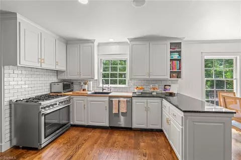 Kitchen - 815 Hillcrest Dr, High Point, NC 27262 photo 2 of 4