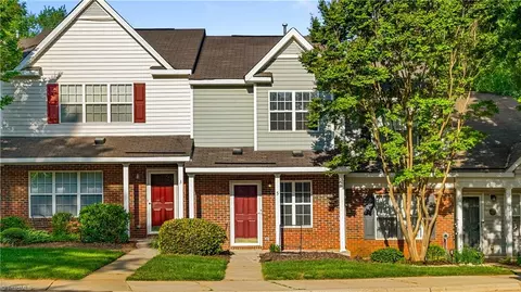 5 Peggy Sue Ct, Greensboro, NC 27407