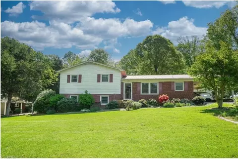 189 Oak Leaf Rd, Asheboro, NC 27205