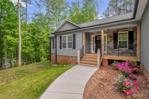 441 Cody Dr, Thomasville, NC 27360