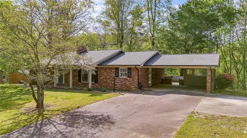500 Brookwood Acres Dr, North Wilkesboro, NC 28659