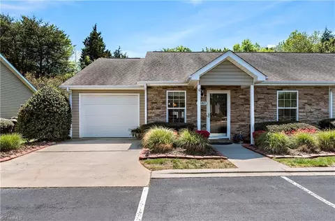 2881 Hyde Place Cir, Winston Salem, NC 27103