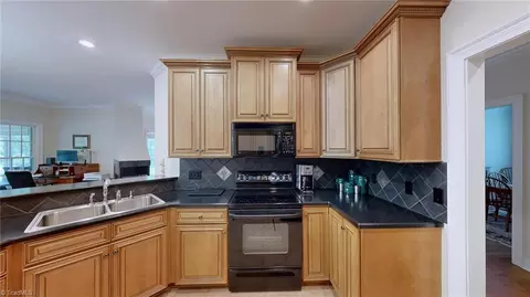 2329 Addison Blvd, High Point, NC 27262 photo 23
