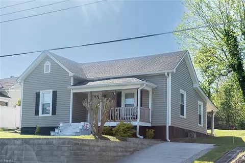 304 Broad St, Mount Airy, NC 27030