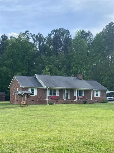 1260 Hawksview Rd, Franklinville, NC 27248