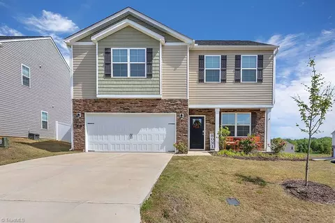 423 Rhett Ave, Lexington, NC 27295