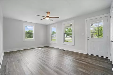 410 17th St, Kannapolis, NC 28083 photo 3