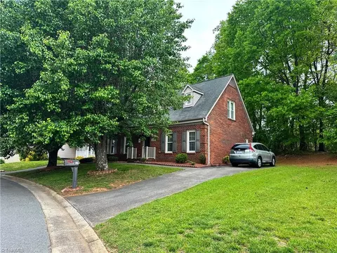 2017 Clayburne Dr, Winston Salem, NC 27103