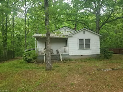 318 Virgil Hill Rd, Asheboro, NC 27205