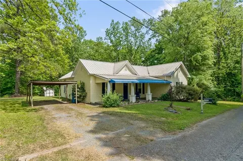 1705 Watkins St, Ramseur, NC 27316