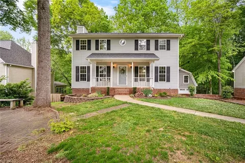 1725 Abbottsford Dr, Kernersville, NC 27284
