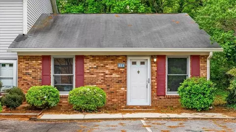 811 Brickwood Ct, Winston Salem, NC 27127