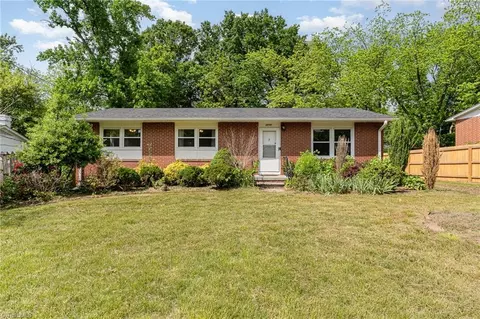 3217 Harte Pl, Greensboro, NC 27405