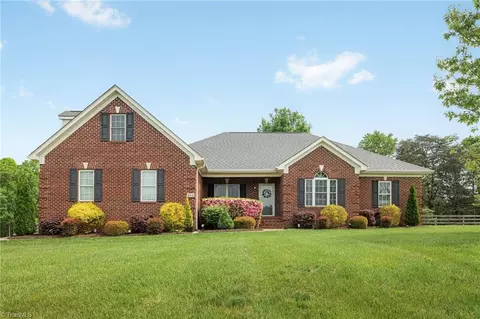 8210 Hunters Dr, Greensboro, NC 27455