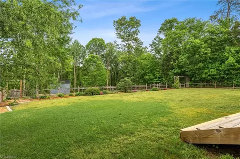 2220 Plainview Dr, High Point, NC 27265 photo 31