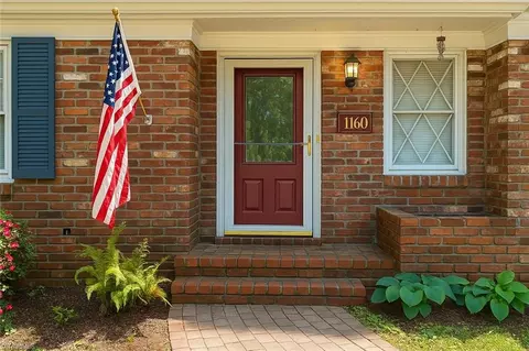 1160 Edgebrook Dr, Winston Salem, NC 27106