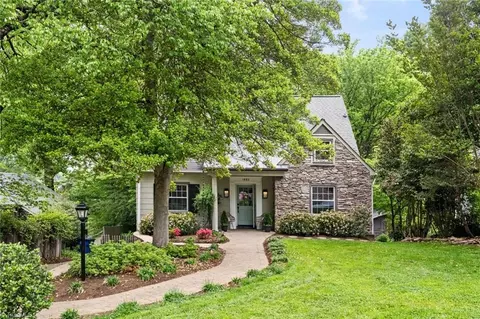 1883 Meadowbrook Dr, Winston Salem, NC 27104