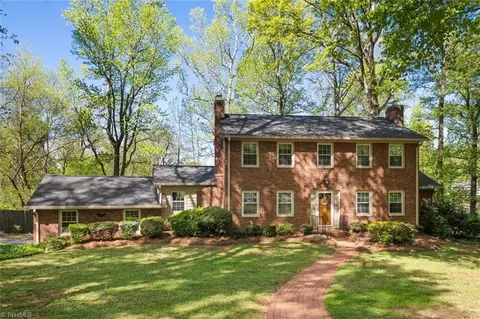 4448 Woodlark Ct, Clemmons, NC 27012