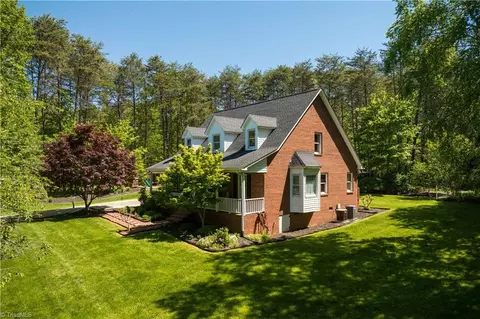1033 Orchard St, King, NC 27021 photo 17