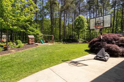 1033 Orchard St, King, NC 27021 photo 5